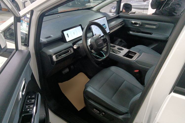 Used AION Y 2023 Younger Star Edition