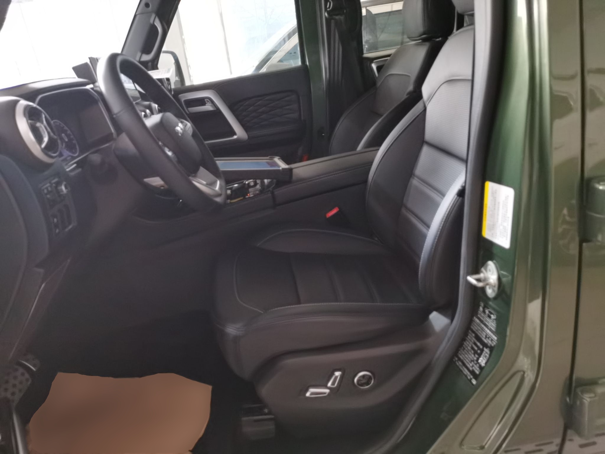 Переднее сиденье в автомобиле