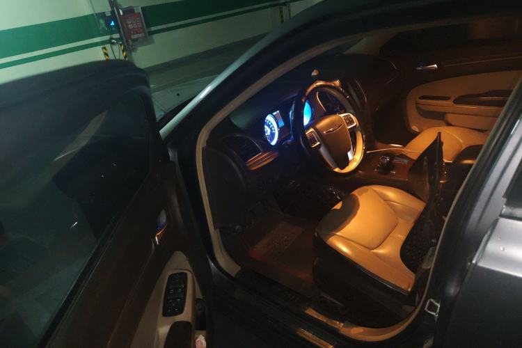 Used Chrysler 300C 2013 3.6L Premium Edition
