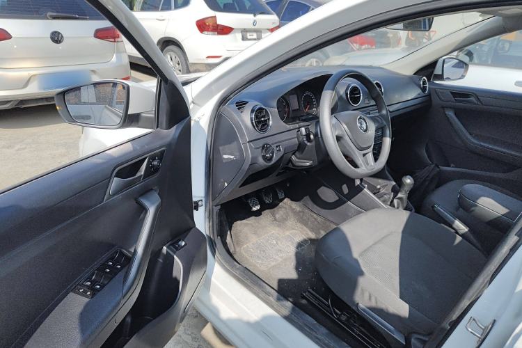 Used Volkswagen Jetta 2019 Dream Edition 1.4L Manual Fashion Version
