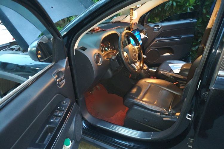 Used Jeep Compass 2013 2.0L two-wheel drive luxury version
