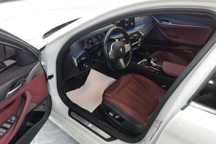 Used BMW 5 Series 2023 530Li Leading Model M Sport Package Driver Seat