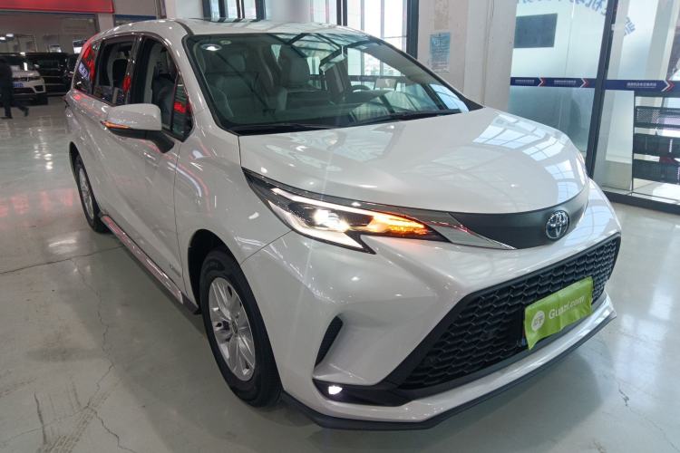 Used Toyota Granvia 2023 2.5L Hybrid Comfort Edition
