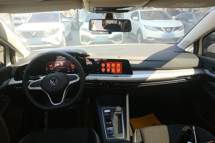 Used Volkswagen Golf 2021 280TSI DSG Pro Center Console