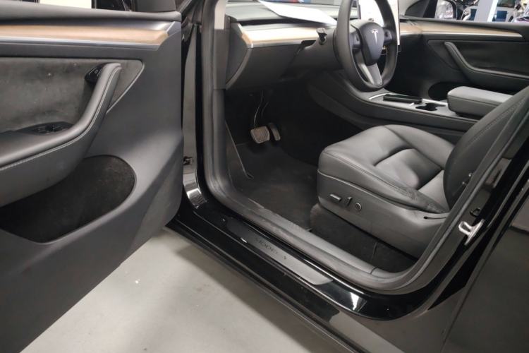 Used Tesla Model Y 2021 Standard Range Rear-Wheel Drive Version