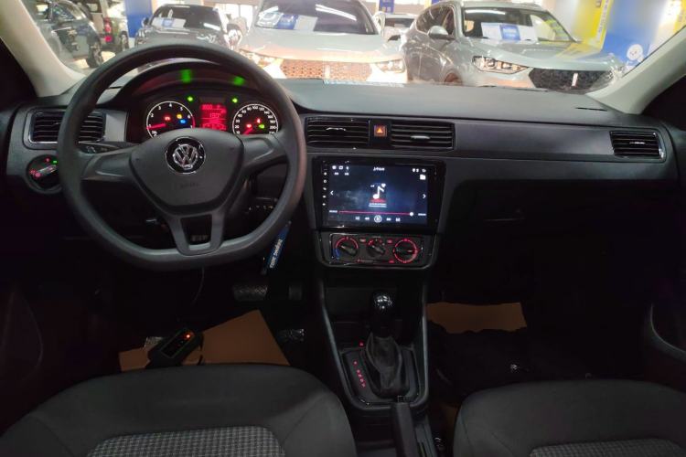 Used Volkswagen Santana 2021 1.5L Automatic Fashion Edition Center Console