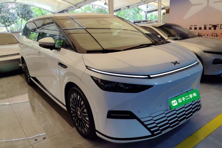 Used XPeng X9 2025 740 Ultra-Long Range Max Front Right 45 Deg