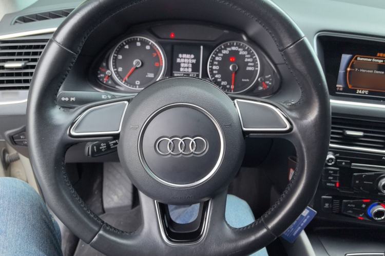 Used Audi Q5 2017 40 TFSI Ambition Edition Steering Wheel