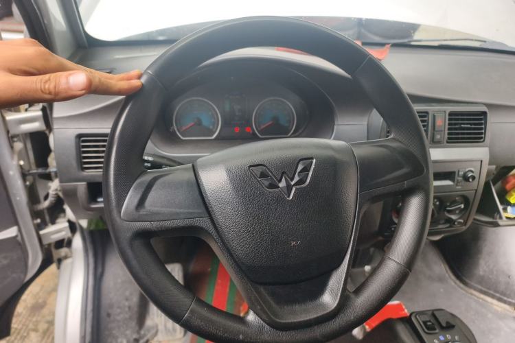 Used Wuling Electric Truck 2022 Affordable Model Anchi with 35.904 kWh Steering Wheel