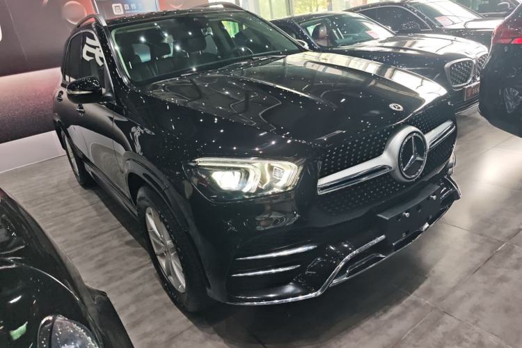 Used Mercedes-Benz GLE 2021 GLE 350 4MATIC Stylish Model Front Right 45 Deg