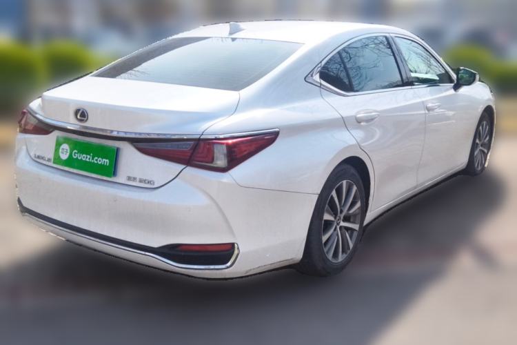 Used Lexus ES 2020 200 Luxury Edition Rear Right 45 Deg