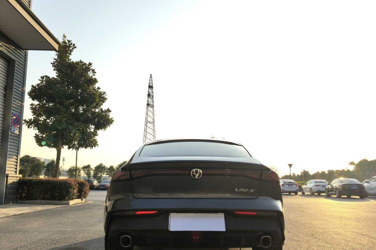 Used CHANGAN UNI-V 2023 1.5T Prestige Model
