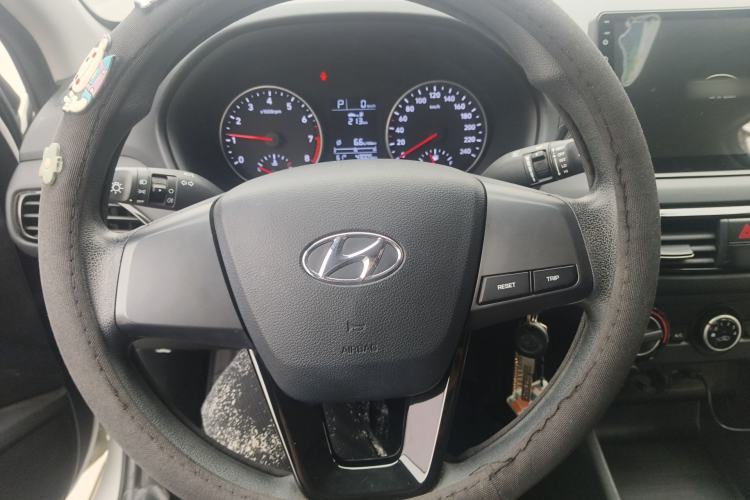 Used Hyundai Celesta 2020 1.6L Automatic GL Enjoyable Edition Steering Wheel