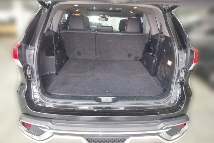 Used Toyota Highlander 2018 2.0T Four-Wheel Drive Luxury Version 7 Seats China VI Standard Trunk