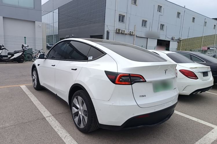 Used Tesla Model Y 2022 Long-Range All-Wheel-Drive Version
