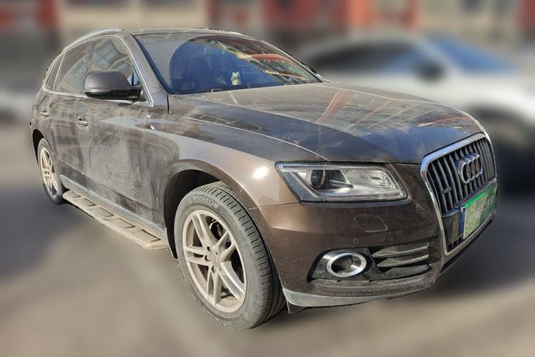 Used Audi Q5 2016 40 TFSI Comfort Model Front Right 45 Deg