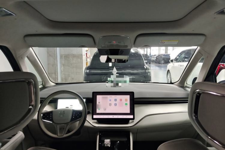 Used Volvo EM90 2025 Ultra Six-Seater