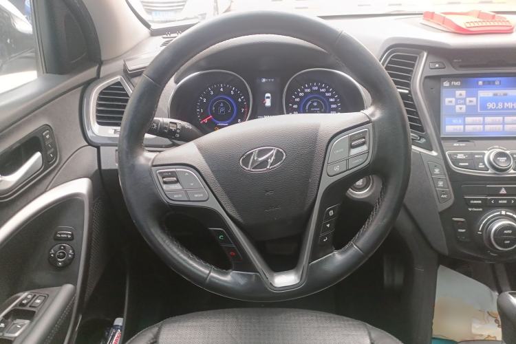 Used Hyundai Santa Fe 2013 Revised Version 2.0T Automatic All-Wheel Drive Top-Tier Trim
