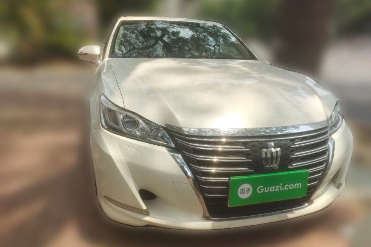 Used Toyota Crown 2015 2.0T Fashion Edition Front