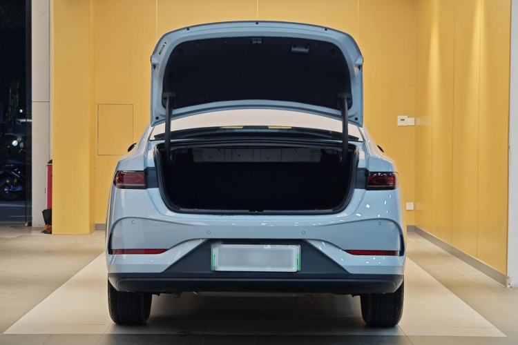 Used BYD Qin PLUS 2025 DM-i Smart Drive 55KM Leading Model Trunk