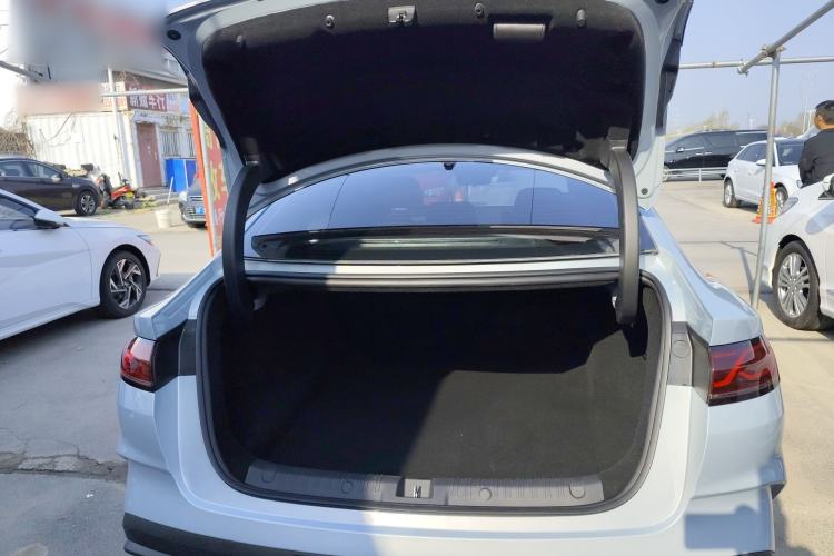 Used BYD Qin L 2025 DM-i Smart Drive 80KM Leading Model