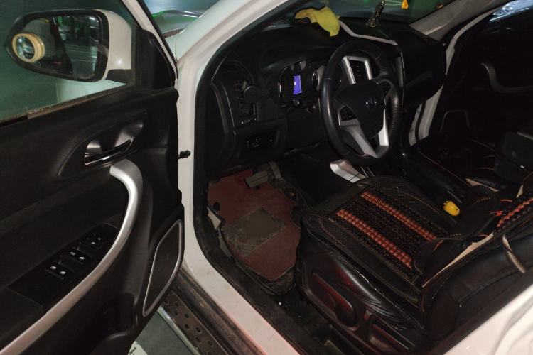 Used CHANGAN CS35 2016 1.6L Automatic Luxury Model China IV Standard