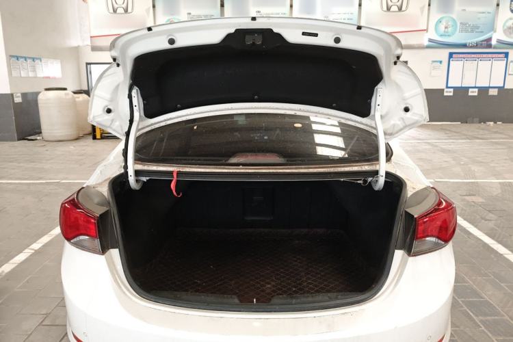 Used Hyundai Elantra (5th Generation / Langdong) 2016 1.6L Automatic Prestige Model
