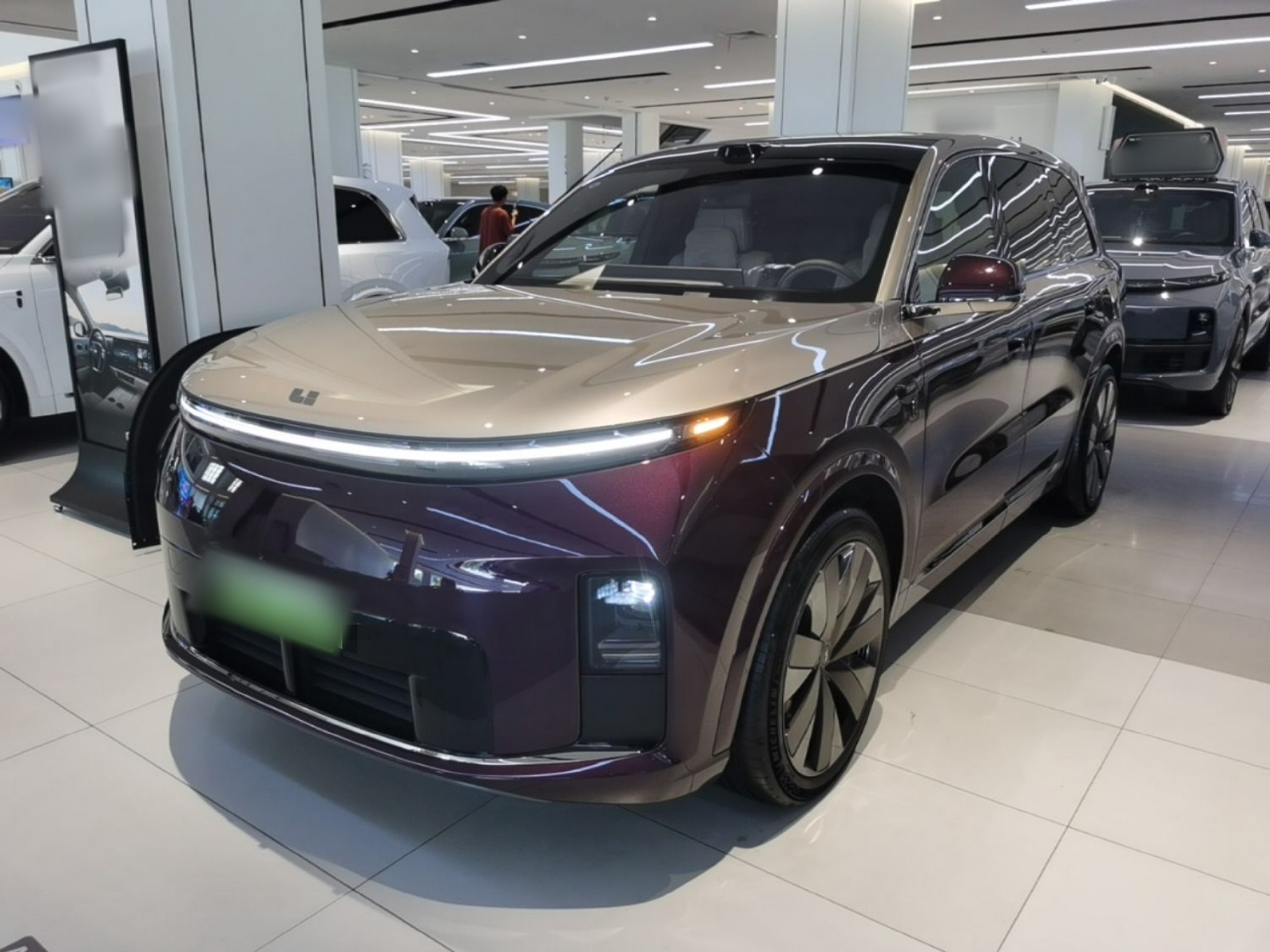 Unter der Vorderseite des Autos