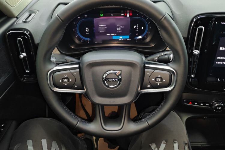 Used Volvo XC40 2024 B4 4x4 Smart Luxury Edition