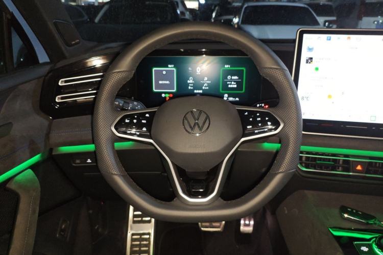 Used Volkswagen Tiguan L 2024 PRO 380TSI Four-Wheel Drive R-Line Prestige Edition Steering Wheel