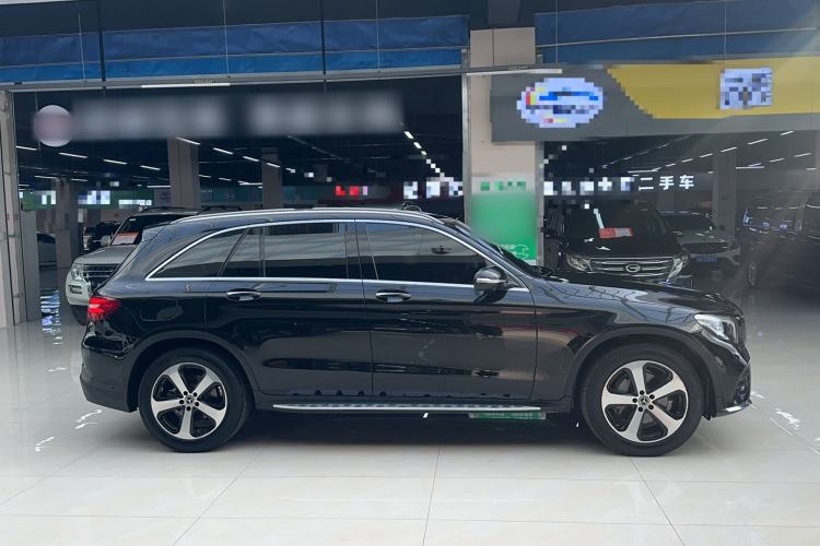 Used Mercedes-Benz GLC 2019 Facelift GLC 260 L 4MATIC Luxury Model Exterior 3