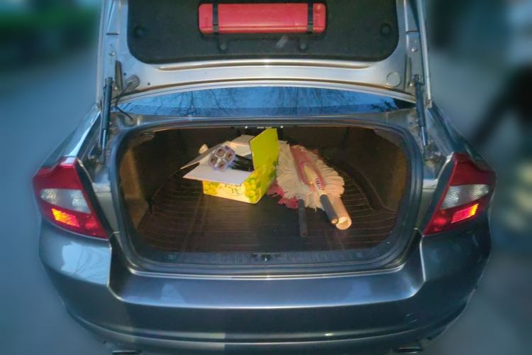 Used Volvo S80L 2011 2.0T ZhiZun Edition Trunk