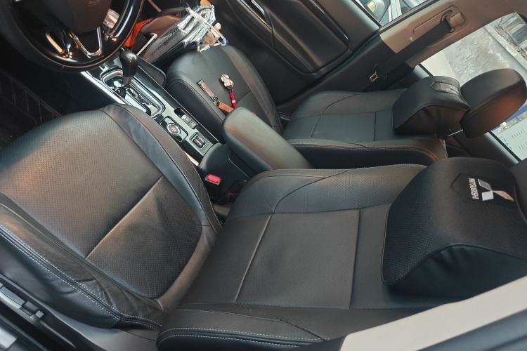 Used Mitsubishi Outlander 2018 2.4L 4x4 Prestige Edition 7 Seats Left Front Seat