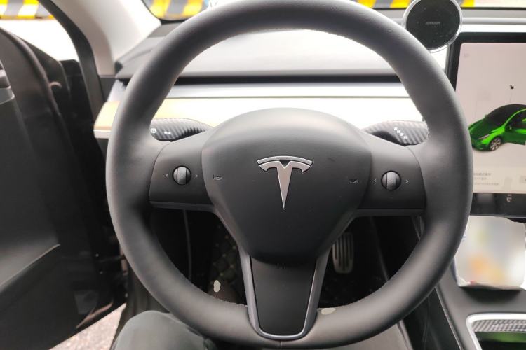 Used Tesla Model Y 2021 Standard Range Rear-Wheel Drive Version Steering Wheel