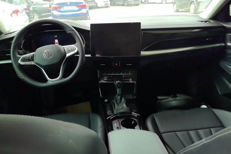 Used Volkswagen Passat 2025 Outstanding Model 380TSI Starry Dragon Edition Center Console