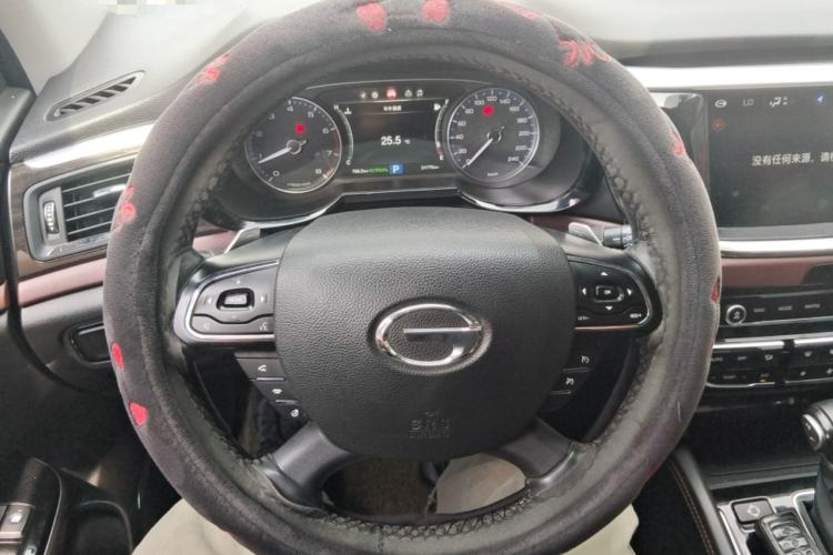 Used GAC Trumpchi GS8 2017 320T Two-Wheel Drive Luxury Smart Connectivity Version (7 Seats) Steering Wheel