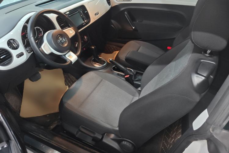 Used Volkswagen Beetle 2015 180TSI model Left Front Seat