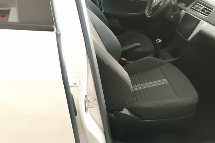 Used Volkswagen Lavida 2019 Lavida Start 1.5L Manual Fashion Edition China VI Standard Right Front Seat