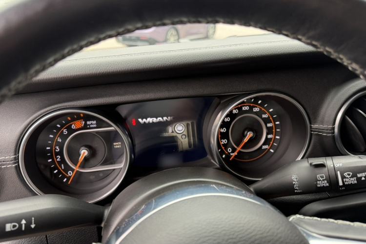 Used Jeep Wrangler 2019 2.0T Sahara Four-Door Version China VI Emission Standard