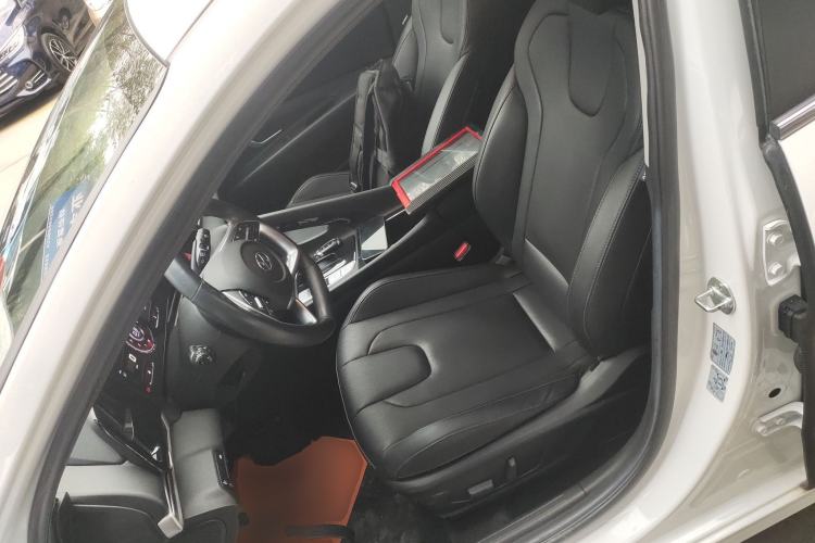 Used Hyundai Elantra 2021 1.5L CVT LUX Prestige Edition Left Front Seat