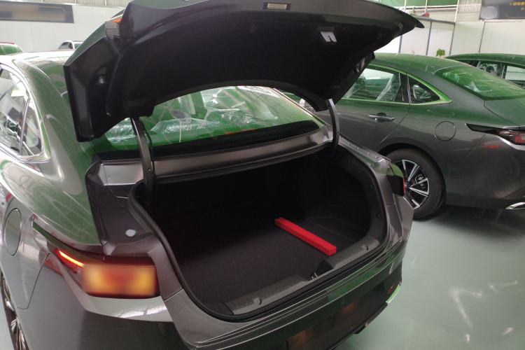 Used CHANGAN Eado 2025 Blue Whale 1.5T 500Bar Prestige Model