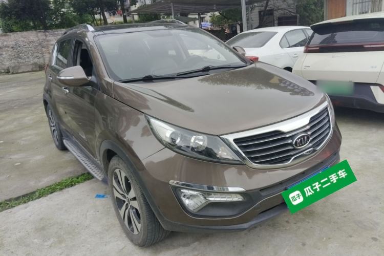 Used Kia Sportage R 2014 2.0L Automatic Two-Wheel Drive DLX Front Right 45 Deg