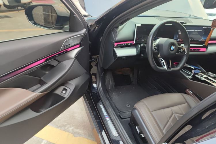 Used BMW 5 Series 2025 530Li Leading Model M Sport Package Driver Seat