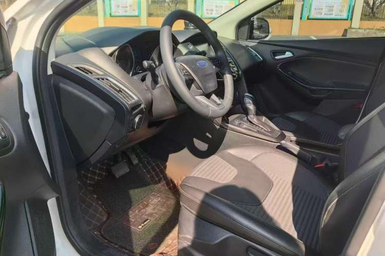 Used Ford Focus 2018 Hatchback Classic 1.6L Automatic Trendy SmartDrive Edition