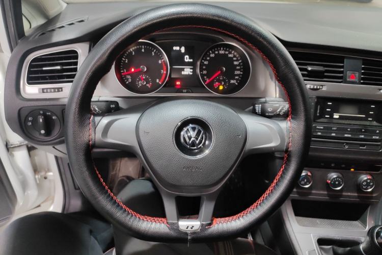 Used Volkswagen Golf 2016 1.6L Manual Fashion Edition
