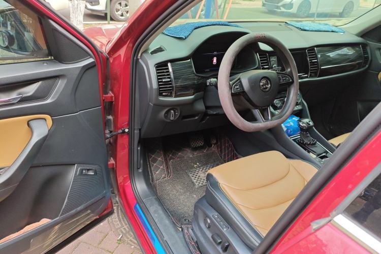 Used Skoda Kodiaq GT 2019 TSI380 4x4 Luxury Edition China VI Standard Driver Seat