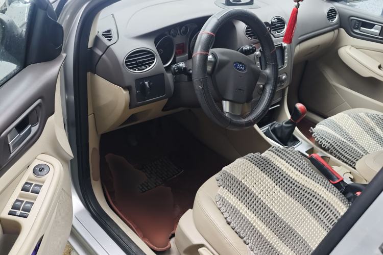 Used Ford Focus 2013 Sedan Classic 1.8L Manual Fashion Edition