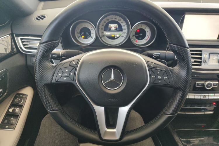 Used Mercedes-Benz E-Class 2015 E 260 L Sport & Fashion Model