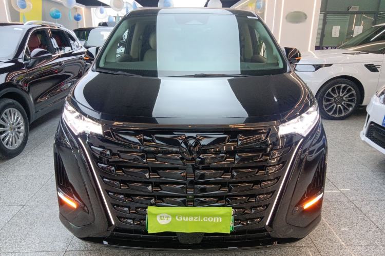 Used Denza D9 2022 DM-i 970 Four-Wheel Drive Flagship Model
