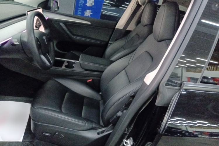 Used Tesla Model Y 2023 Rear-Wheel-Drive Version Left Front Seat